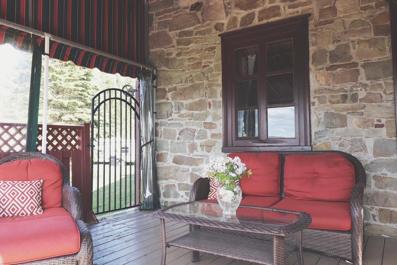 Domaine Steinbach Cidrerie B&B Distillerie St-Pierre-de-l'Île-d'Orléans Exterior foto